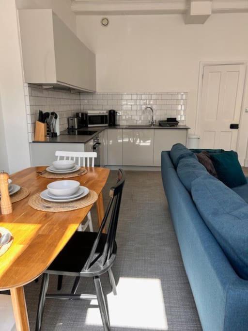 Modern Apartment Within Historic Chester City Walls Exterior foto
